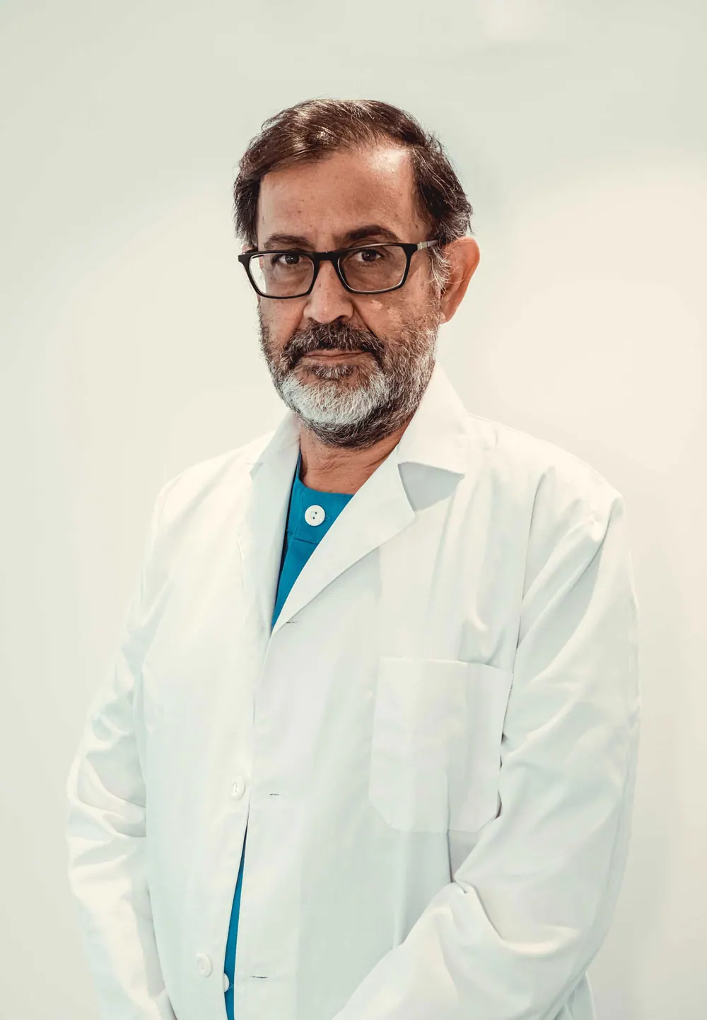Dr. Carlos Romero García, responsable de segunda opinión en implantes dentales