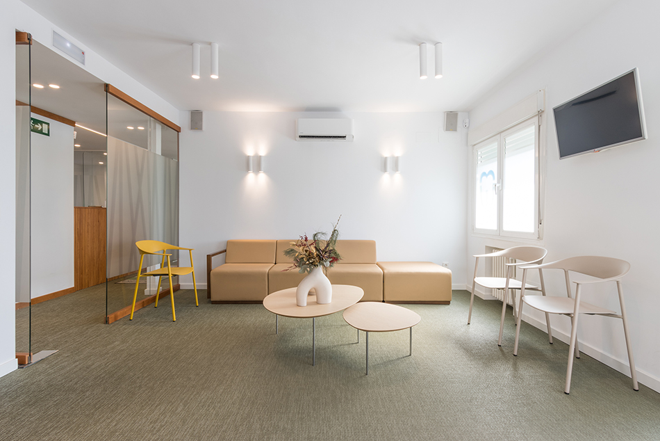 Clínica Doctores Romero - Sala de Espera Barbieri