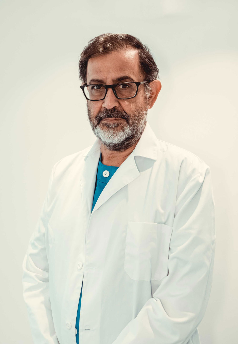 Dr. Carlos Romero